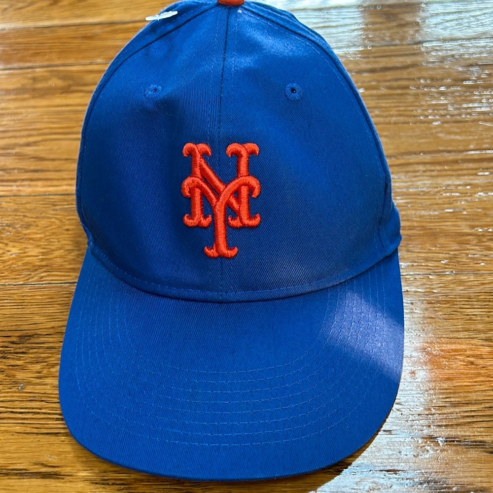 MLB New York Mets baseball cap. Blue w/orange NY logo appliqué. One size.